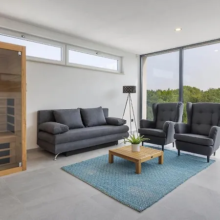 Villa First Middlearth *