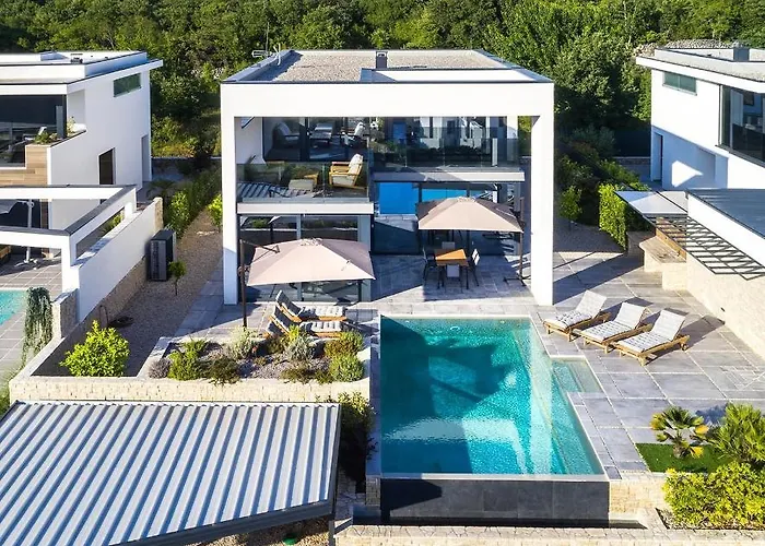 First Middlearth Villa *